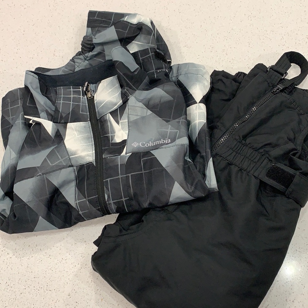 Boys Columbia Interchange size xs (6) and 5T Cat and Jack snow suit